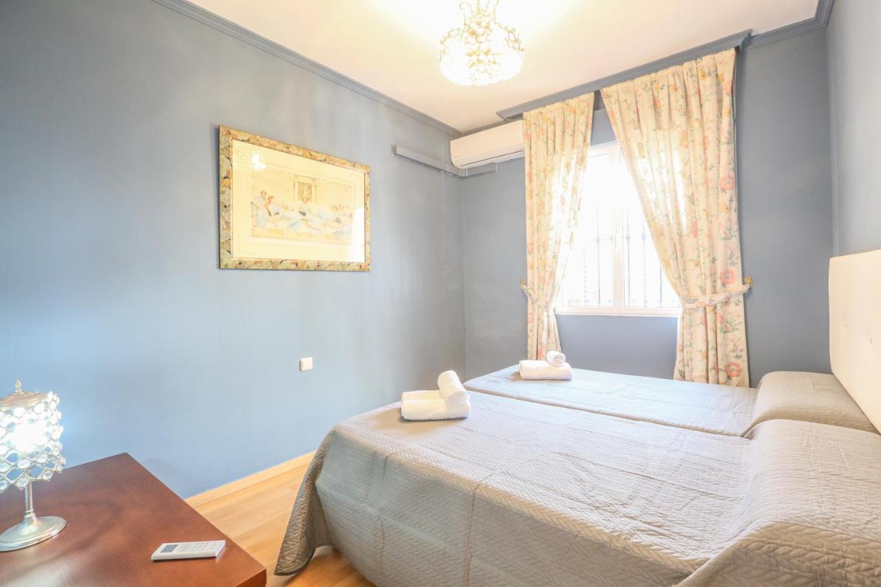 Juderia Center Premium Suites Free Parking Севиля Екстериор снимка